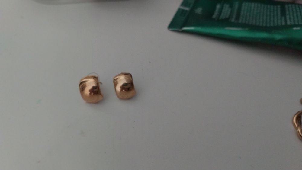 Продам серьги бижутерия