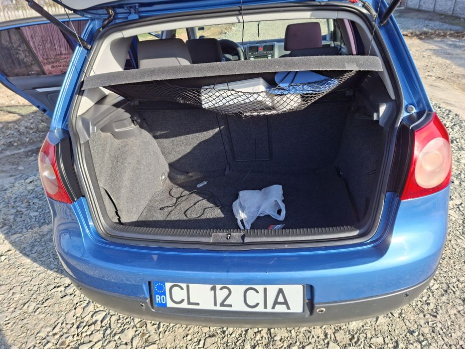 Vând golf 5 1.6 benzina