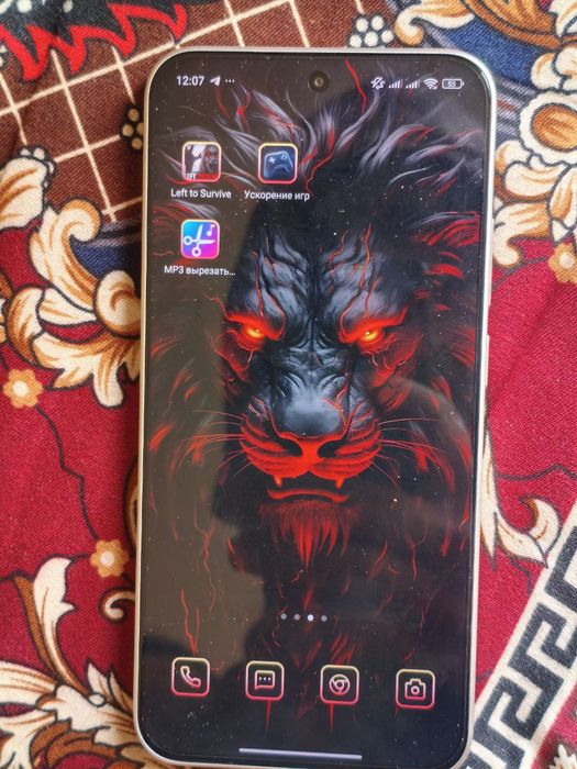 Срочно продаю телефон редми