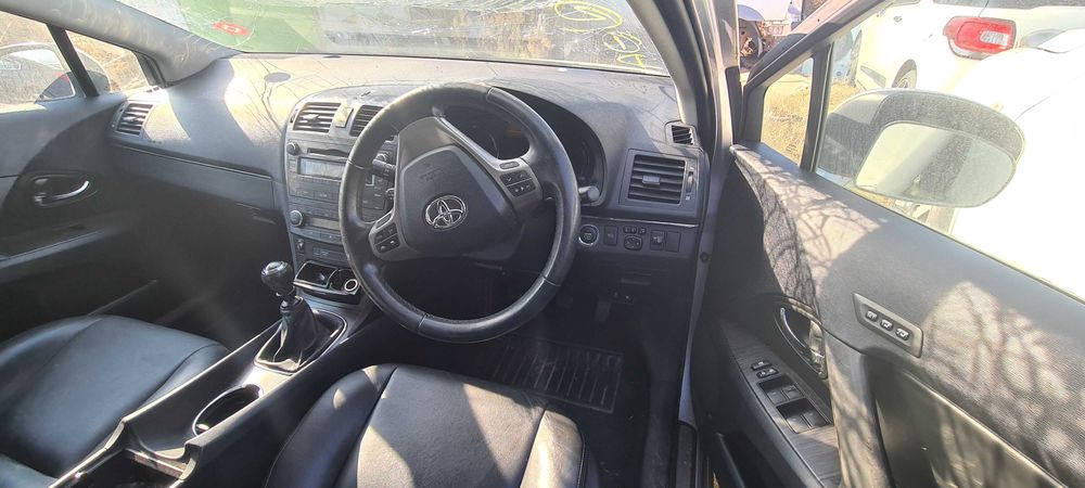 Toyota Avensis, на части.