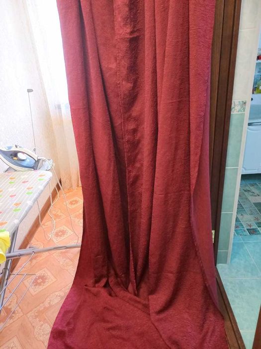 Продам хорошие  шторы на окно