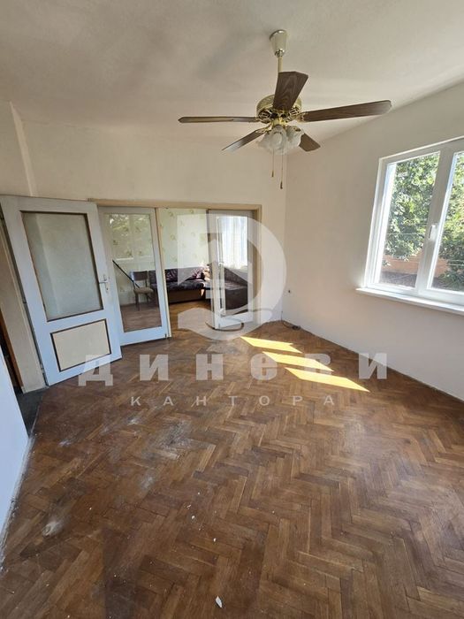 Етаж от къща в Стара Загора-Аязмото площ 188 цена 160000