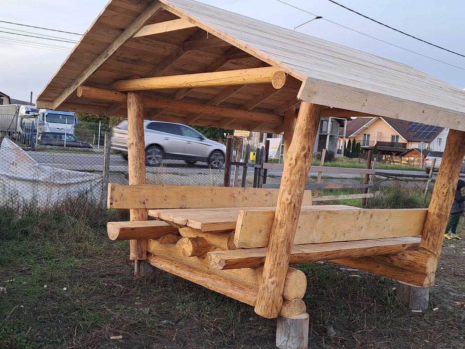 Foisor 3.6 m /2.5 m cu masa din busteni diametru 35 cm