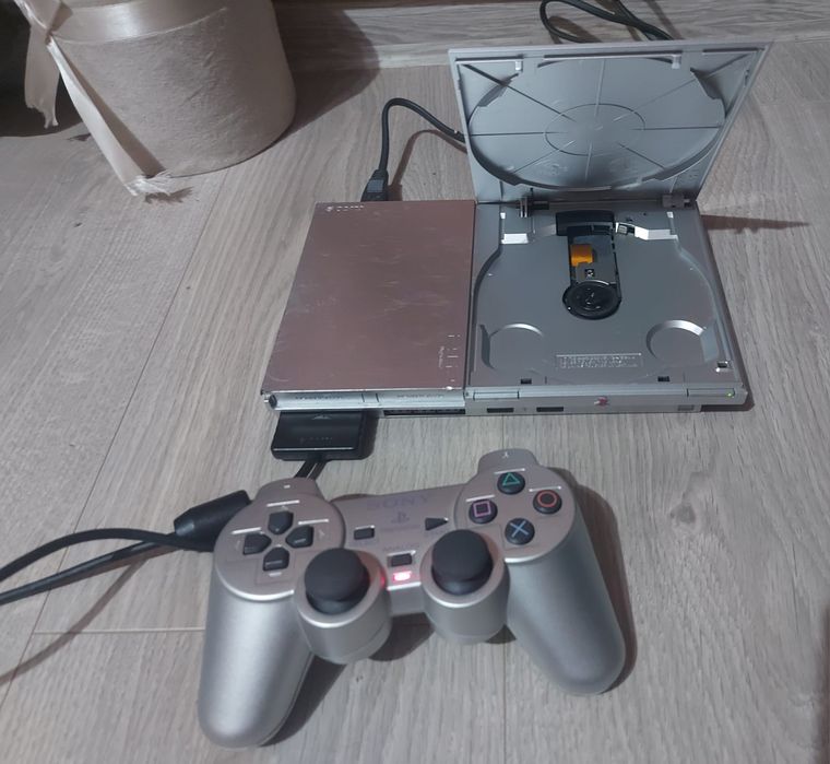Accesorii Playstation 1 / Playstation 2, Consolă Playstation 2