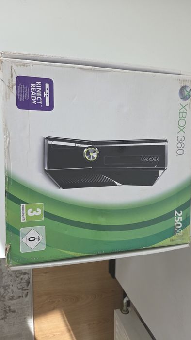 XBOX 360 +KINECT  cu accesorii si CD uri