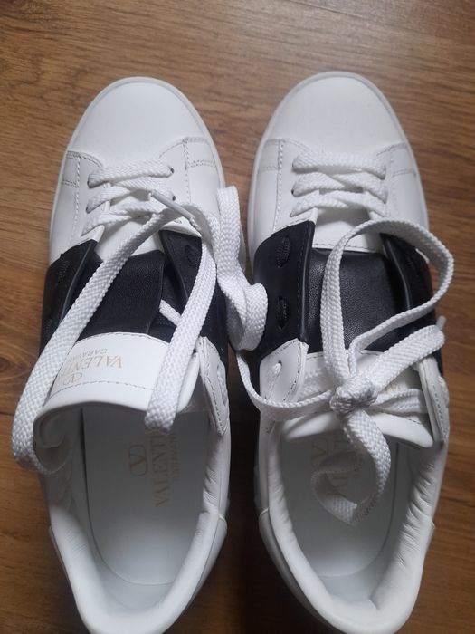 Продавам нови обувки VALENTINO Garavani