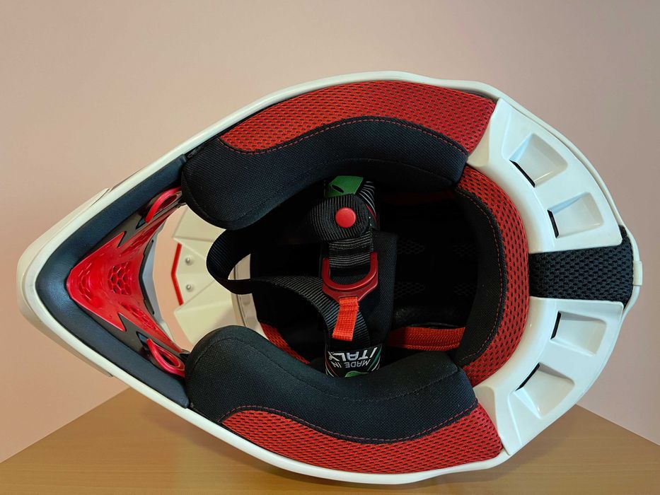 Мотокрос каска UFO Intercetor