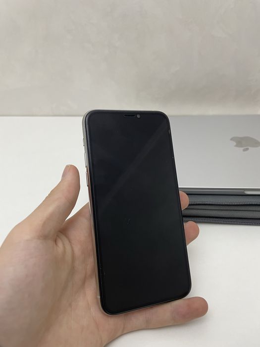 Iphone 11 pro в отличном состояние
