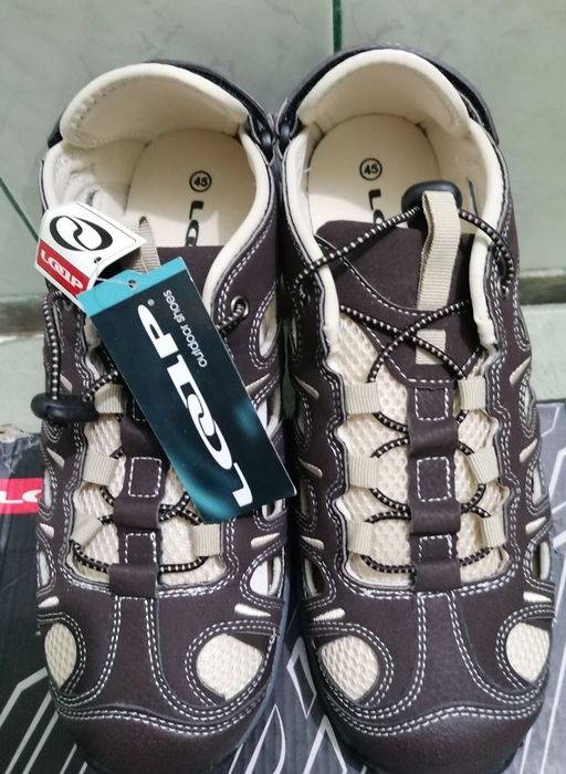 Pantaloni sport numărul 45