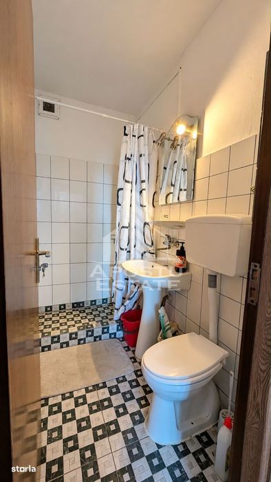 Apartament cu 2 camere de inchiriat,curte comuna,Complex Studentesc