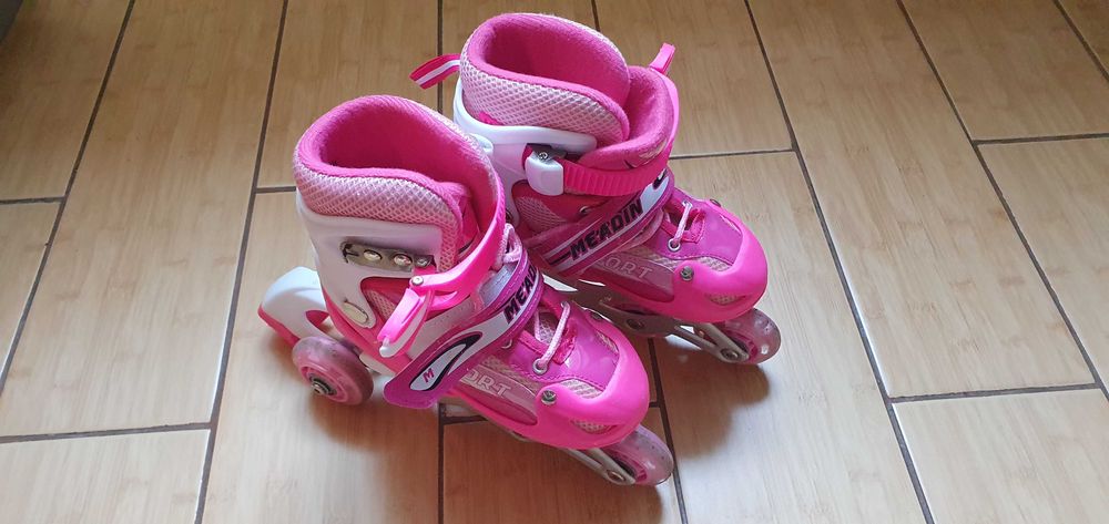 Role reglabile, marimea 26-32 - pentru fete