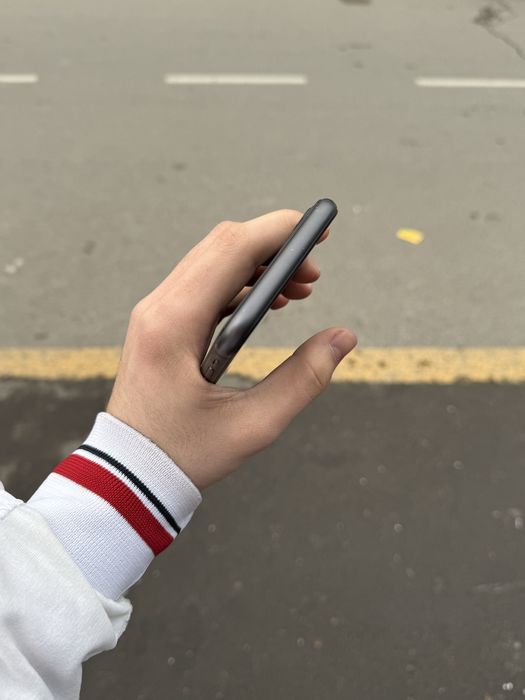 Iphone 11 64GB xolat narmalni