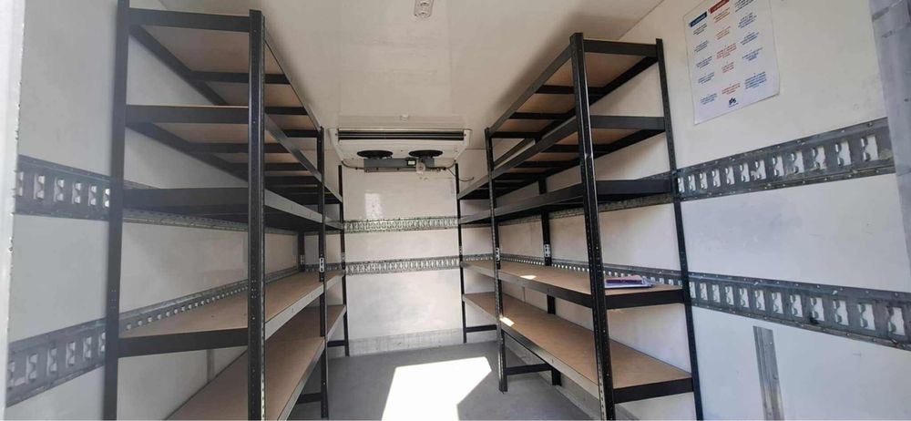 Inchiriez cub frigirific