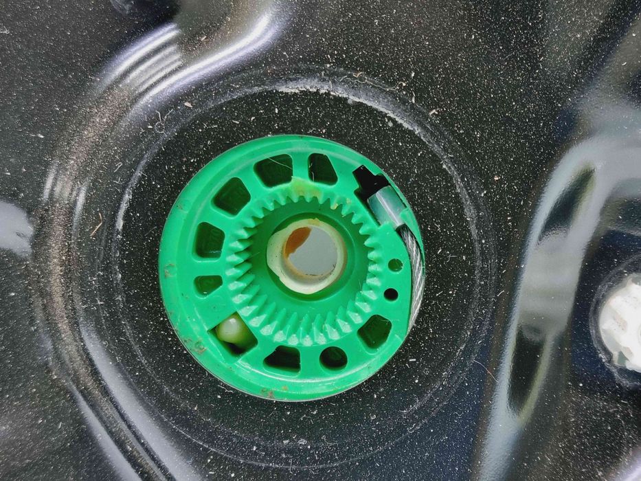 Macara electrica geam dreapta spate Volkswagen Passat B7 (362) [Fabr 2