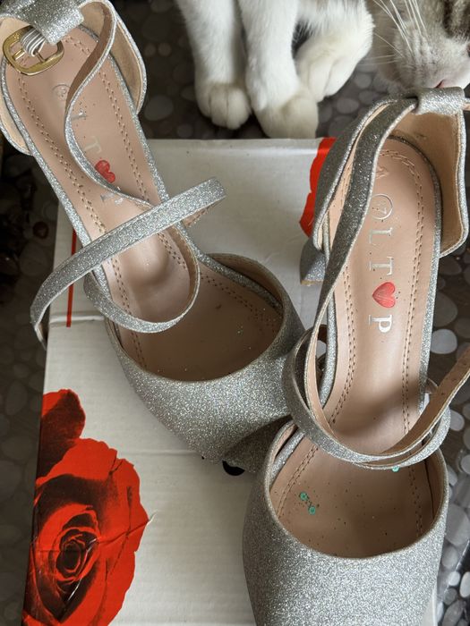 Дамски официални обувки 37 номер