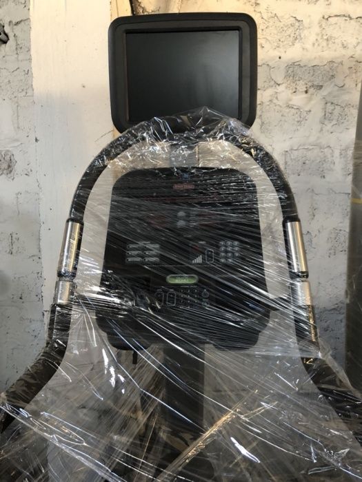 Depozit aparate fitness technogym