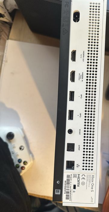 Xbox One S cu Accesorii impecabil