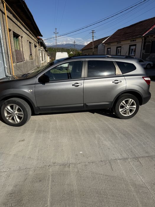Nissan Qashqai+2  2014