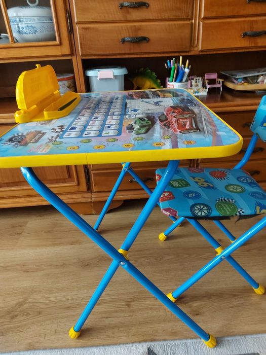 Стол и стульчик для занятий