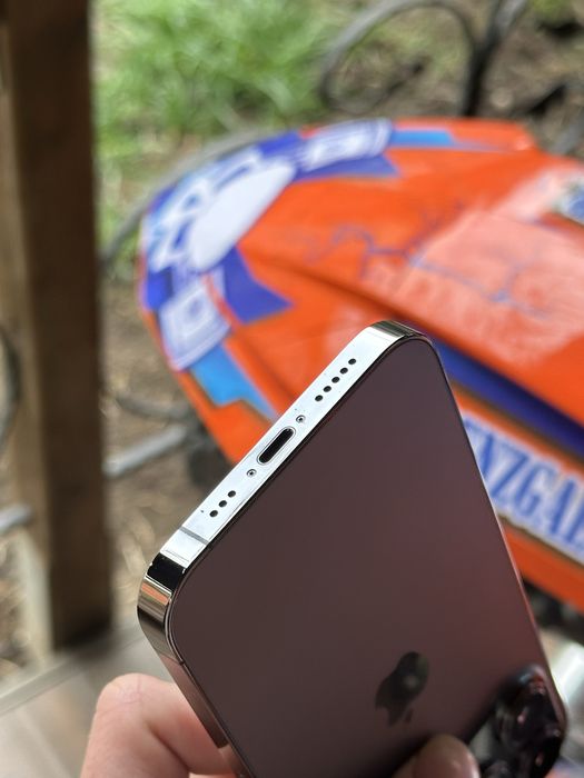 iPhone 13 pro 100% baterie