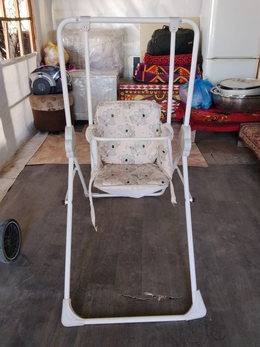 Продам туфли б/у и качелю