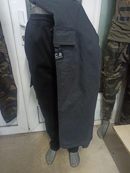 Утеплённые джинсы джогеры