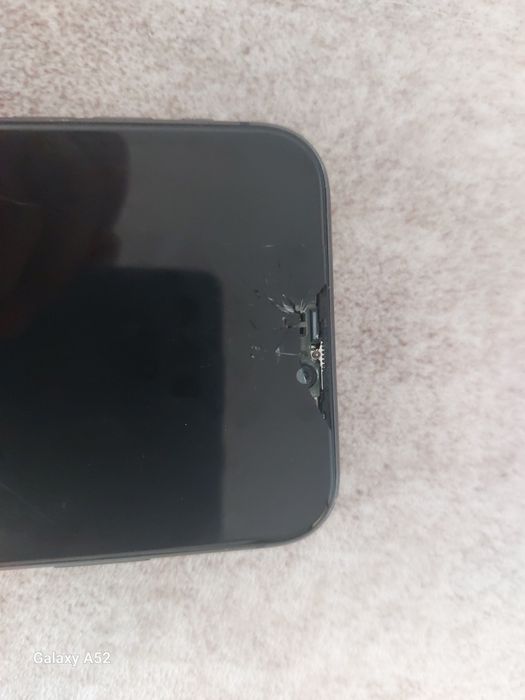 Продам iphone 11 128