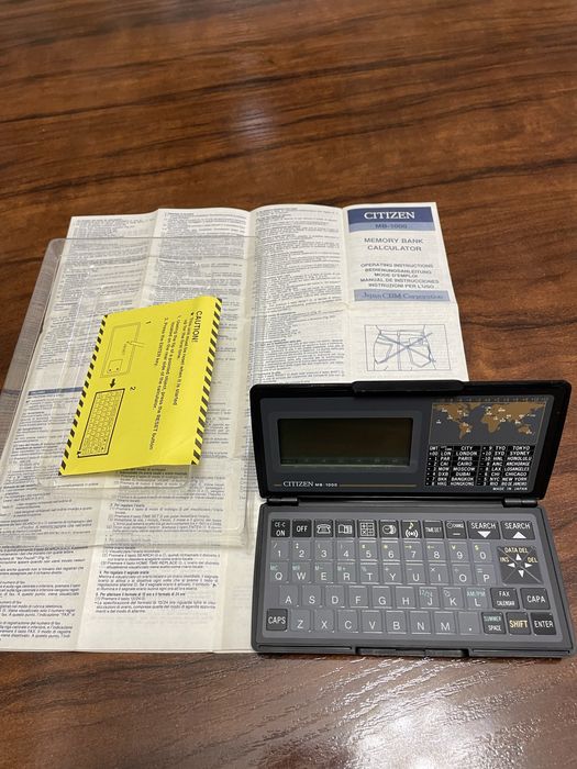 Плейстэйшен 1 классика жанра и еще в продаже калькулятор Ситизен