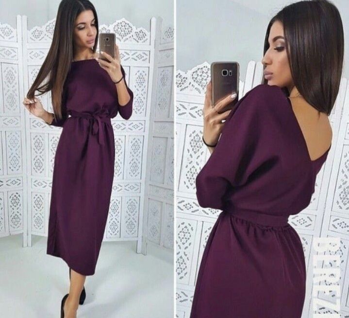 Платье в цвете марсала