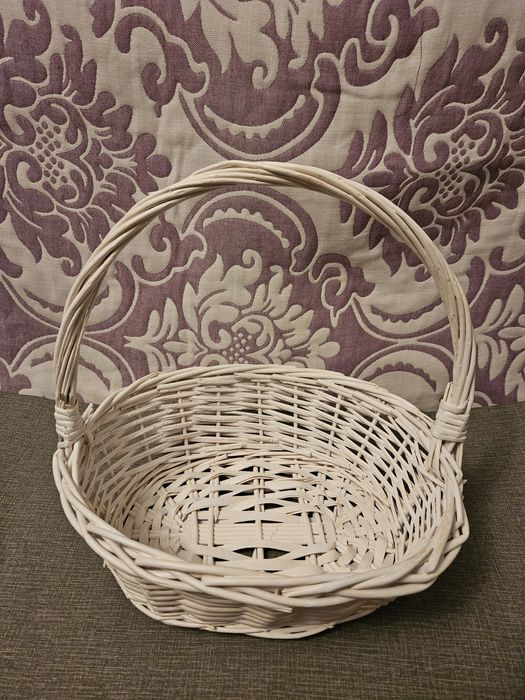 Корзинка белая ширина 32 см