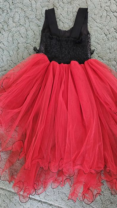 Рокля с пайети за принцеси