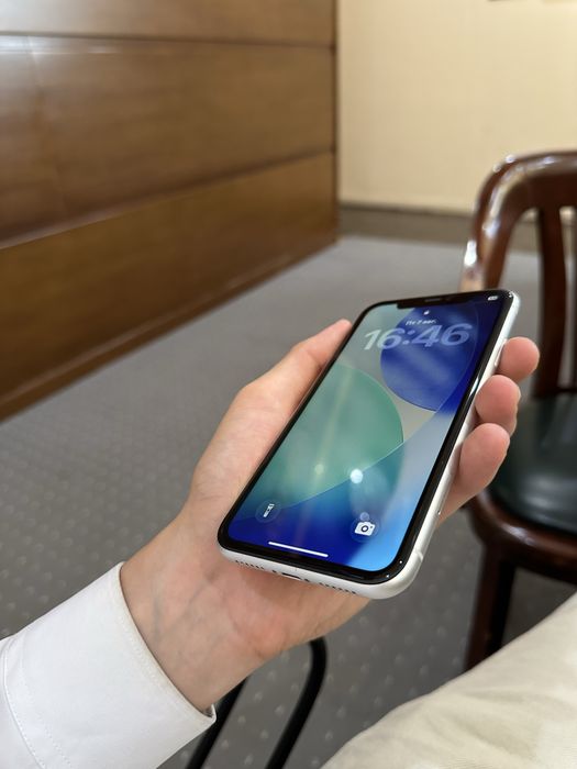 IPhone 11 в белом цвете