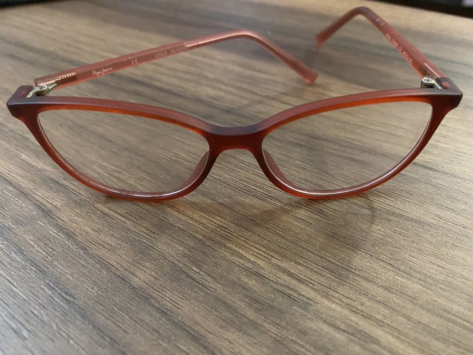 Продавам рамка за детски очила