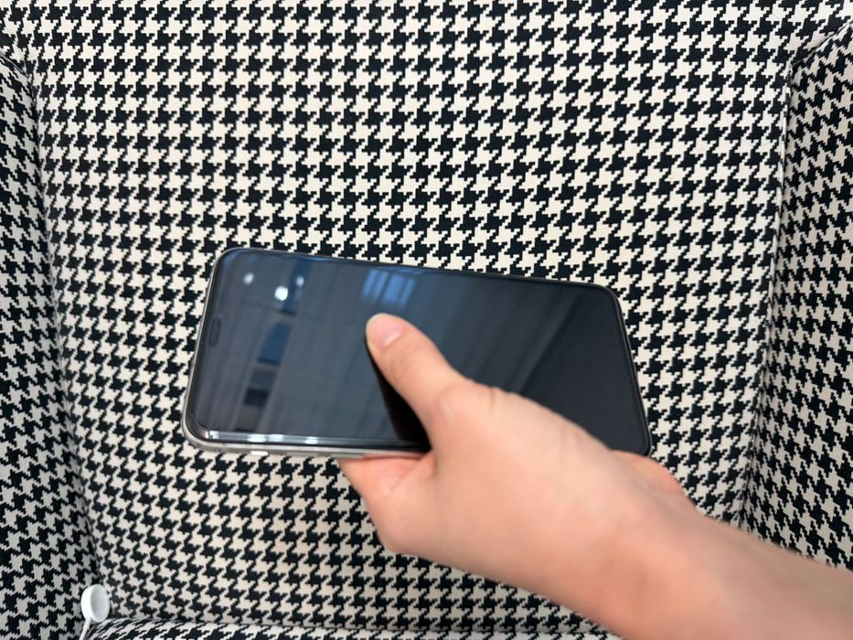 Продам iPhone 11 Pro Max 256