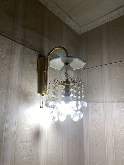 Продам люстры