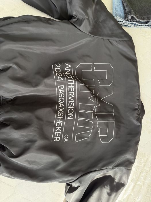 Продам бомбер BASQA