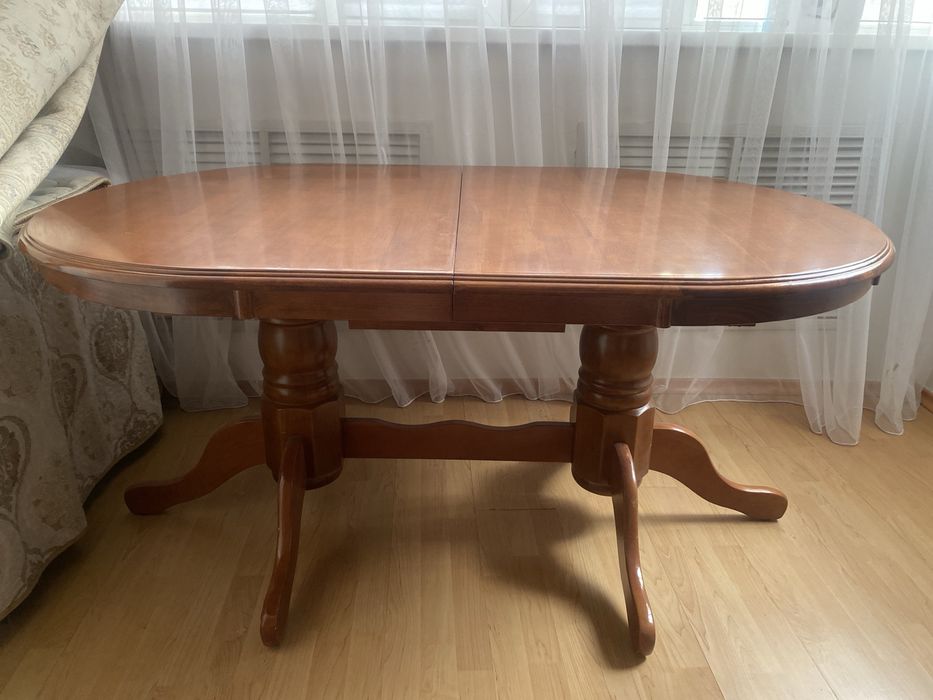 Продам стол деревянный