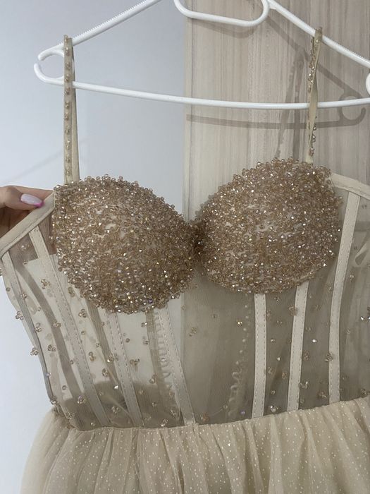 Бална рокля и чанта – елегантна и стилна