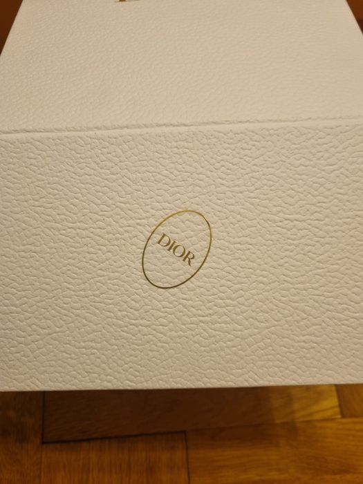 Продавам оригинална кутия DIOR