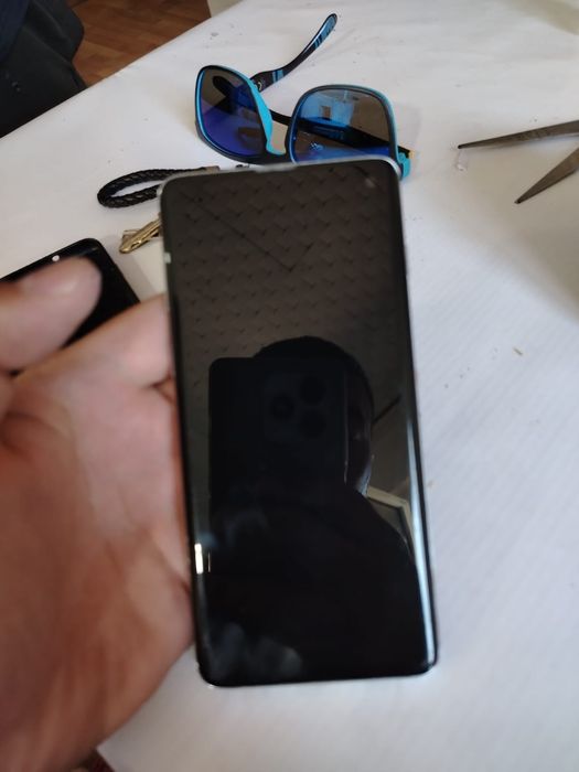 Продам самсунг S10
