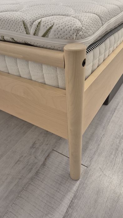 Vand pat cu saltea topper si noptiere