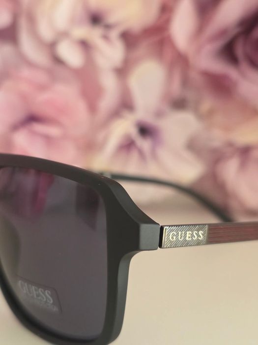 Слънчеви очила Guess