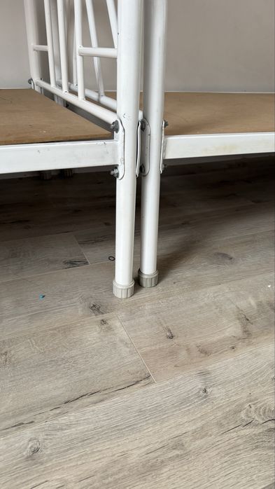 Железная кровать