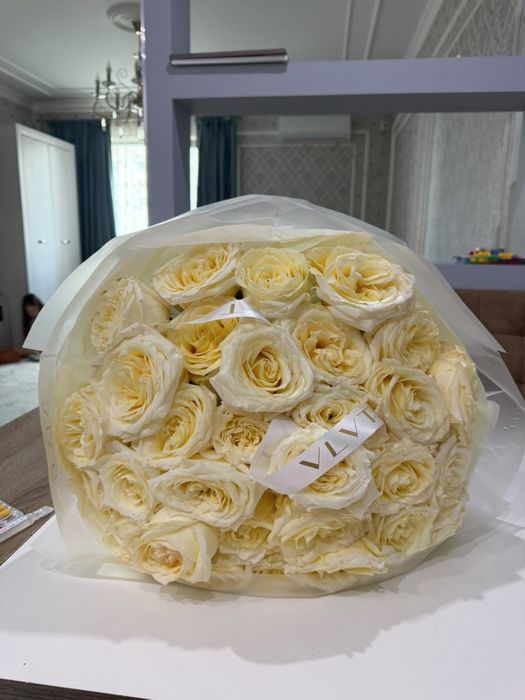 Белые розы букет