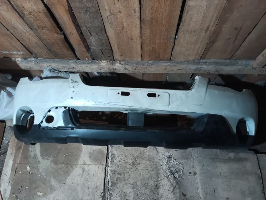 Бампер передний на Subaru Outback