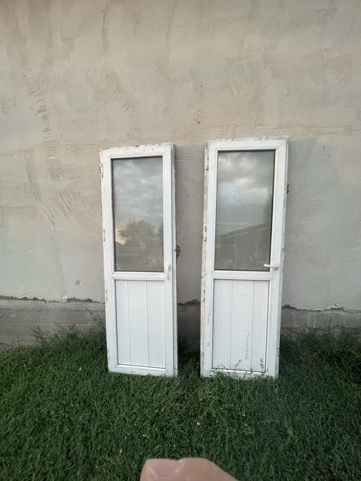 Продам двери пластиковые