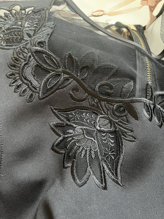 Продам платье шикарное черное