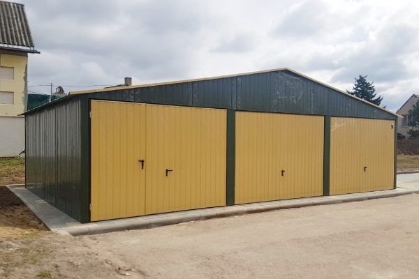 Garaj pe structura metalica 3.6 x 5.5m