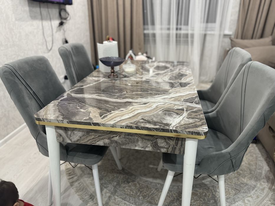 Продам стол со стульями