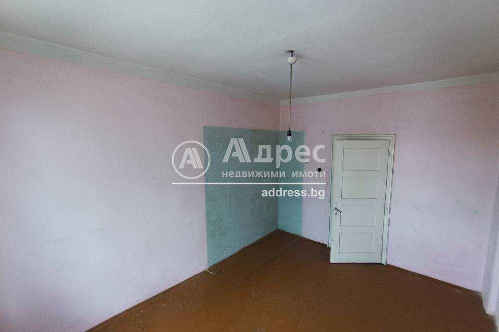 Продава се Тристаен апартамент в Разград, Център - 79 кв.м за 956 €/кв.м - Снимка #3